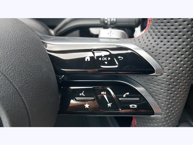 Image Mercedes-Benz CLASSE A 180 STAR EDITION AMG Line Pack Hiver Pack Sport Noir AMG Line Premium Plus