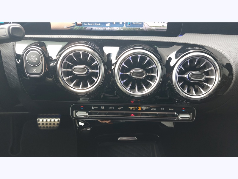 Image Mercedes-Benz CLASSE A 180 STAR EDITION AMG Line Pack Hiver Pack Sport Noir AMG Line Premium Plus