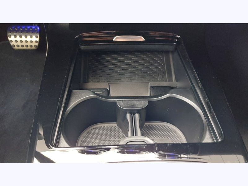 Image Mercedes-Benz CLASSE A 180 STAR EDITION AMG Line Pack Hiver Pack Sport Noir AMG Line Premium Plus