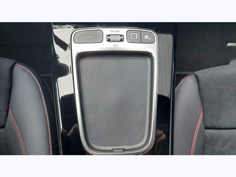 Image Mercedes-Benz CLASSE A 180 STAR EDITION AMG Line Pack Hiver Pack Sport Noir AMG Line Premium Plus