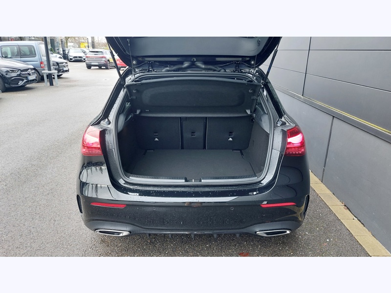 Image Mercedes-Benz CLASSE A 200 d AMG Line AMG Line  Pack Sport Noir  Ligne AMG Premium Plus