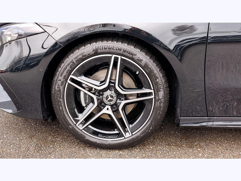 Image Mercedes-Benz CLASSE A 200 d AMG Line AMG Line  Pack Sport Noir  Ligne AMG Premium Plus