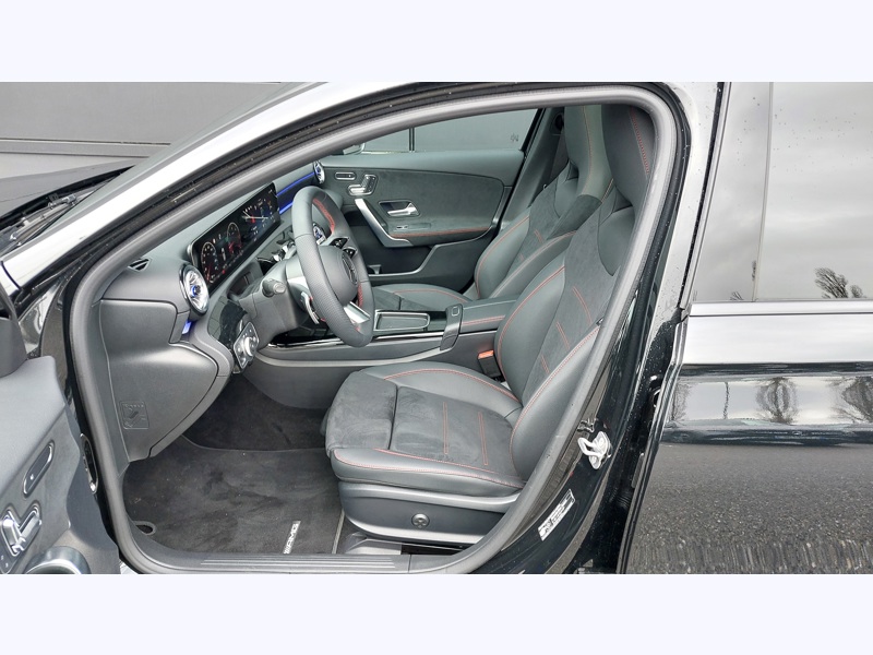 Image Mercedes-Benz CLASSE A 200 d AMG Line AMG Line  Pack Sport Noir  Ligne AMG Premium Plus