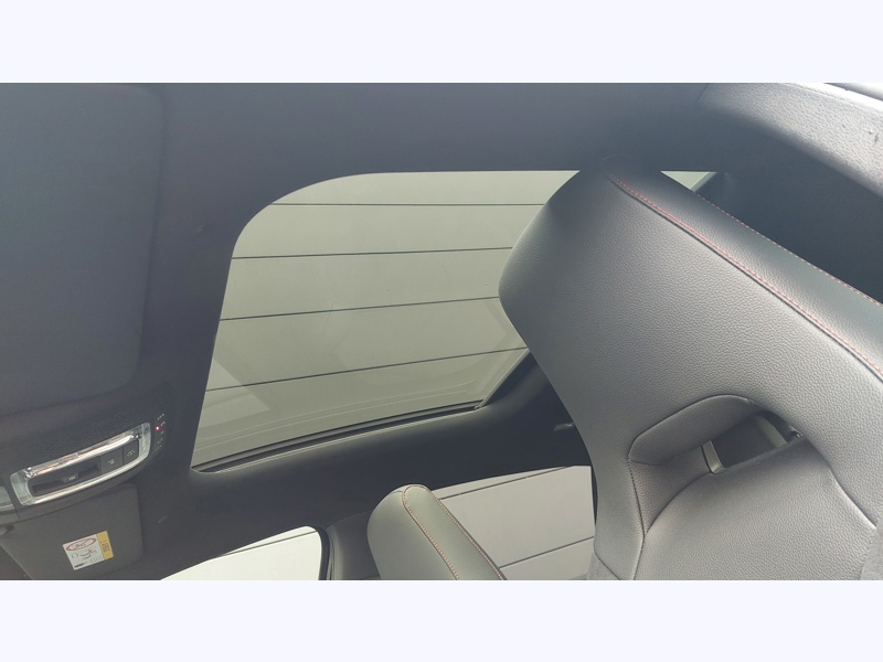 Image Mercedes-Benz CLASSE A 200 d AMG Line AMG Line  Pack Sport Noir  Ligne AMG Premium Plus