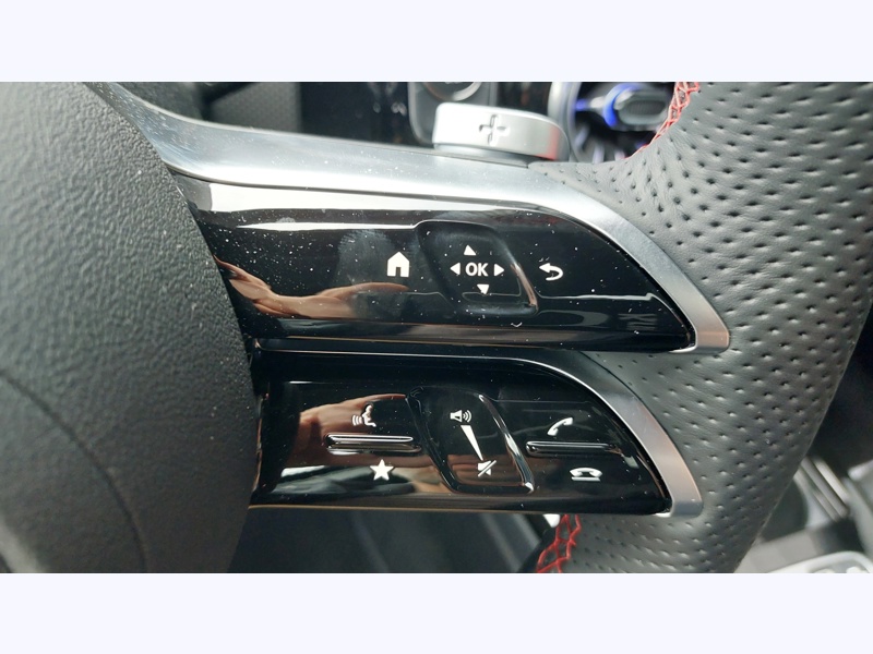 Image Mercedes-Benz CLASSE A 200 d AMG Line AMG Line  Pack Sport Noir  Ligne AMG Premium Plus