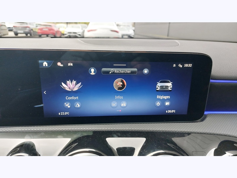 Image Mercedes-Benz CLASSE A 200 d AMG Line AMG Line  Pack Sport Noir  Ligne AMG Premium Plus