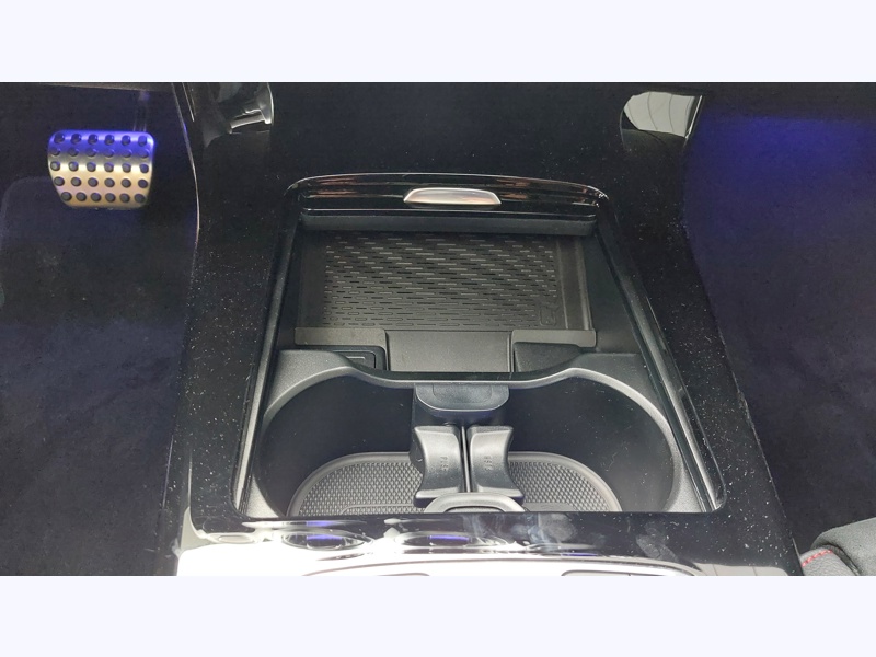 Image Mercedes-Benz CLASSE A 200 d AMG Line AMG Line  Pack Sport Noir  Ligne AMG Premium Plus