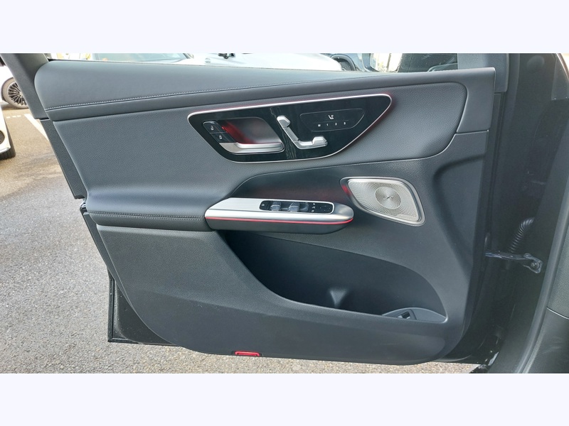 Image Mercedes-Benz GLC SUV GLC 300 e  Hybrid EQ 4MATIC  AMG Line   Pack Sport Noir  Pack Premium Plus Android Auto  Apple  CarP