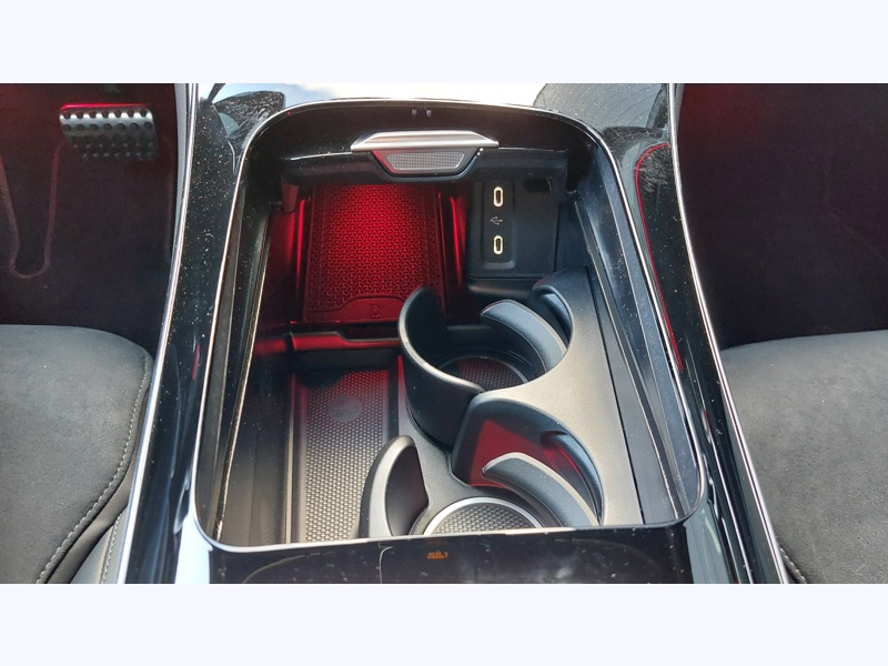 Image Mercedes-Benz GLC SUV GLC 300 e  Hybrid EQ 4MATIC  AMG Line   Pack Sport Noir  Pack Premium Plus Android Auto  Apple  CarP