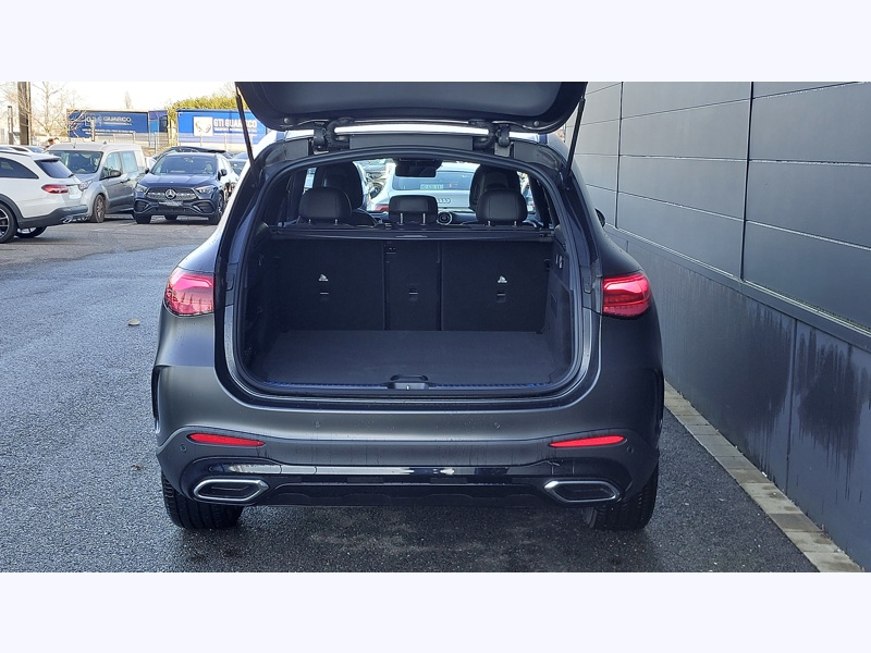Image Mercedes-Benz GLC SUV GLC 220 d 4MATIC  AMG Line  Pack d'assistance à la conduite Plus  Pack Sport Noir Pack Premium Plus 
