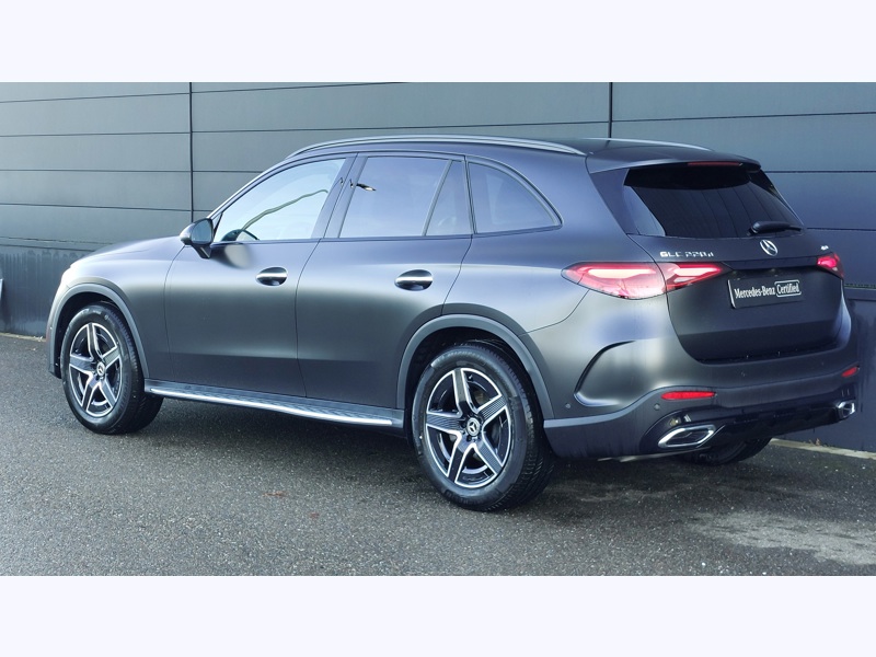 Image Mercedes-Benz GLC SUV GLC 220 d 4MATIC  AMG Line  Pack d'assistance à la conduite Plus  Pack Sport Noir Pack Premium Plus 