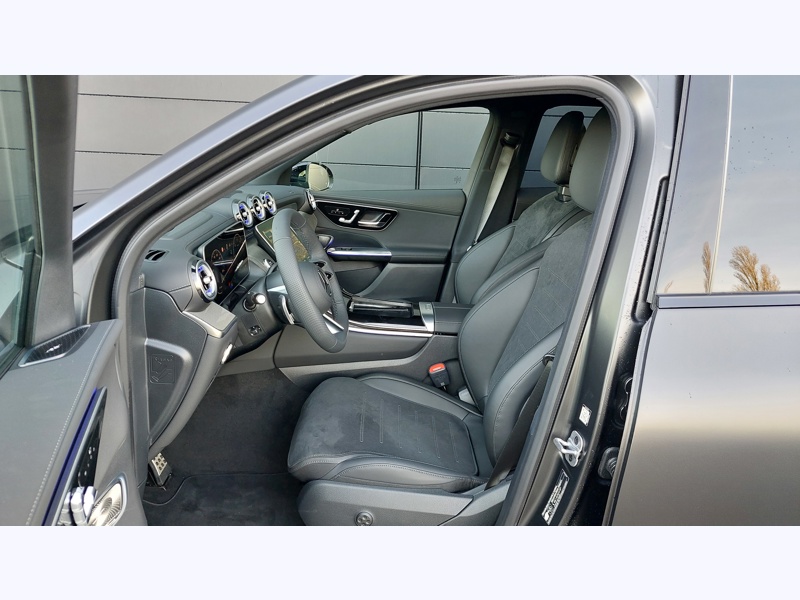 Image Mercedes-Benz GLC SUV GLC 220 d 4MATIC  AMG Line  Pack d'assistance à la conduite Plus  Pack Sport Noir Pack Premium Plus 