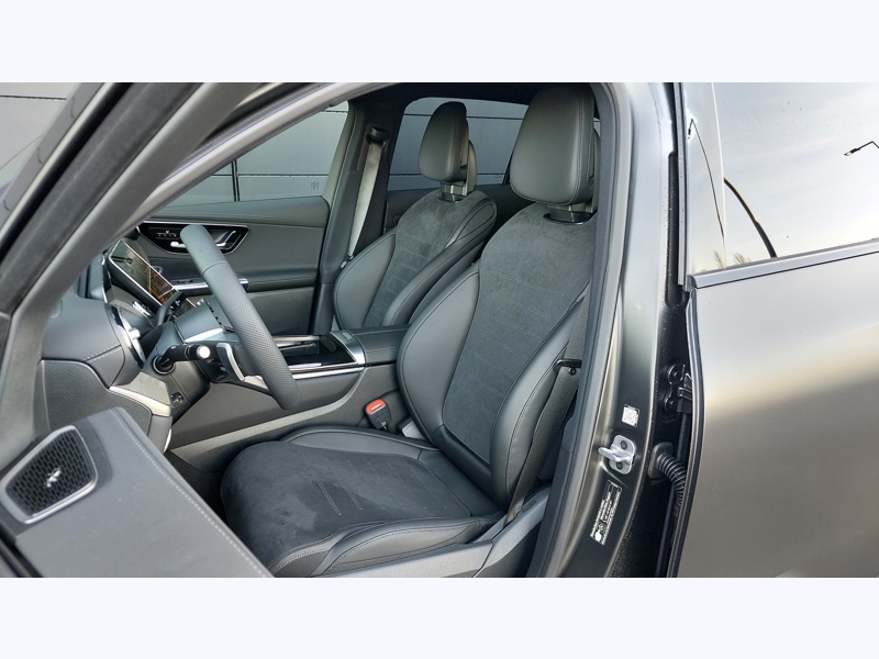 Image Mercedes-Benz GLC SUV GLC 220 d 4MATIC  AMG Line  Pack d'assistance à la conduite Plus  Pack Sport Noir Pack Premium Plus 