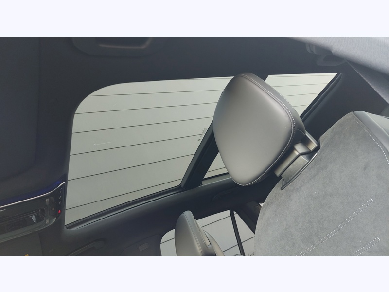 Image Mercedes-Benz GLC SUV GLC 220 d 4MATIC  AMG Line  Pack d'assistance à la conduite Plus  Pack Sport Noir Pack Premium Plus 