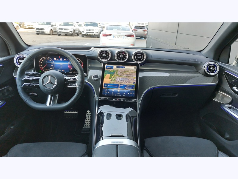 Image Mercedes-Benz GLC SUV GLC 220 d 4MATIC  AMG Line  Pack d'assistance à la conduite Plus  Pack Sport Noir Pack Premium Plus 