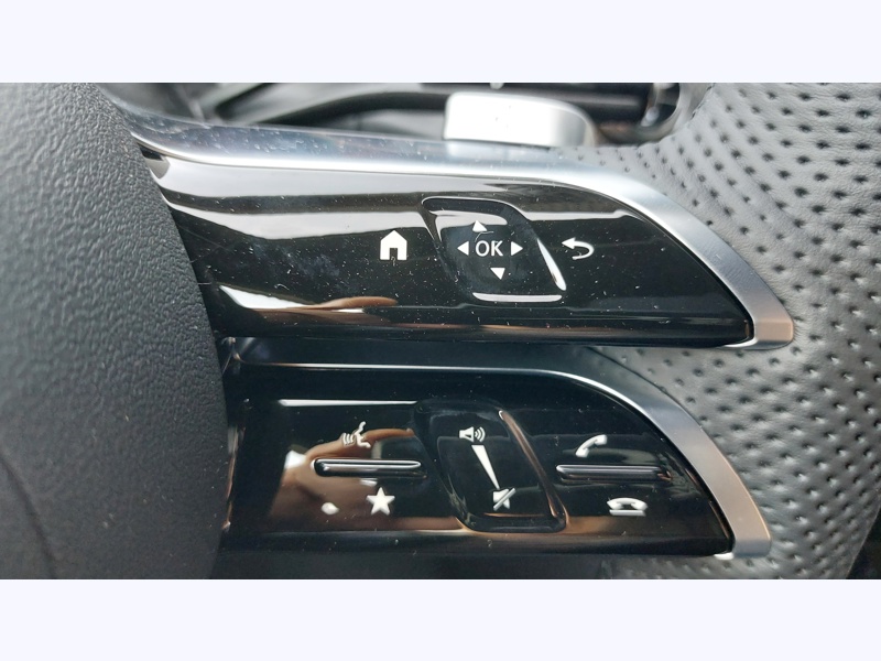 Image Mercedes-Benz GLC SUV GLC 220 d 4MATIC  AMG Line  Pack d'assistance à la conduite Plus  Pack Sport Noir Pack Premium Plus 