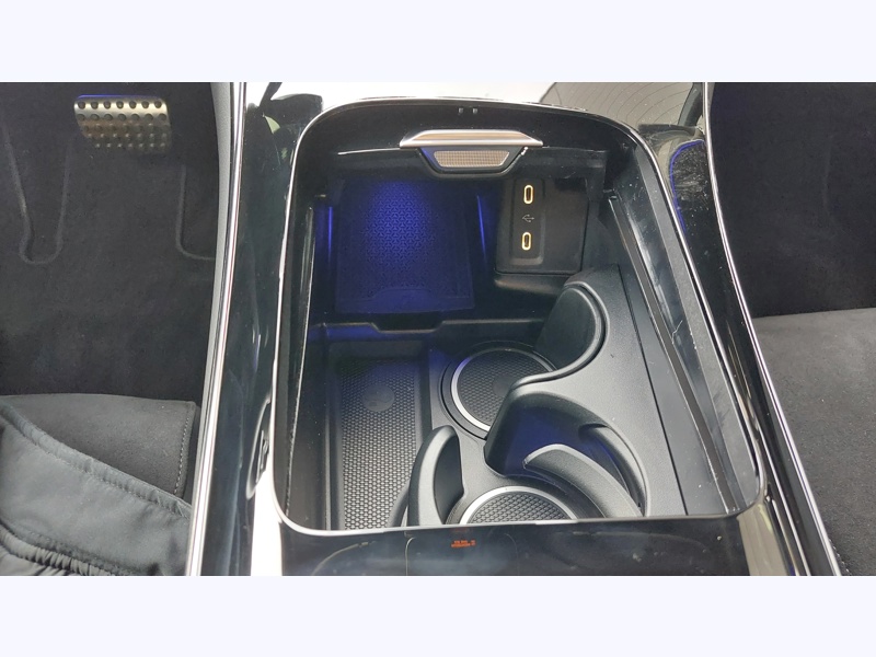 Image Mercedes-Benz GLC SUV GLC 220 d 4MATIC  AMG Line  Pack d'assistance à la conduite Plus  Pack Sport Noir Pack Premium Plus 