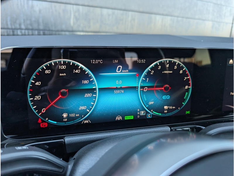 Image Mercedes-Benz GLA 250 e  AMG LINE TO SIEGES AVANTS ELECTRIQUES MEMOIRES CHAUFFANTS MULTIBEAM CAMERA DE RECUL ATTELAGE 