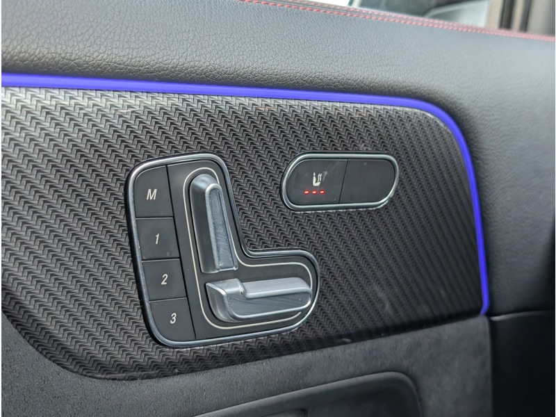 Image Mercedes-Benz GLA 250 e  AMG LINE TO SIEGES AVANTS ELECTRIQUES MEMOIRES CHAUFFANTS MULTIBEAM CAMERA DE RECUL ATTELAGE 