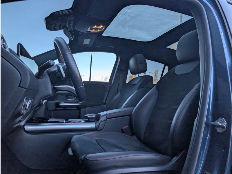 Image Mercedes-Benz GLA 250 e  AMG LINE TO SIEGES AVANTS ELECTRIQUES MEMOIRES CHAUFFANTS MULTIBEAM CAMERA DE RECUL ATTELAGE 