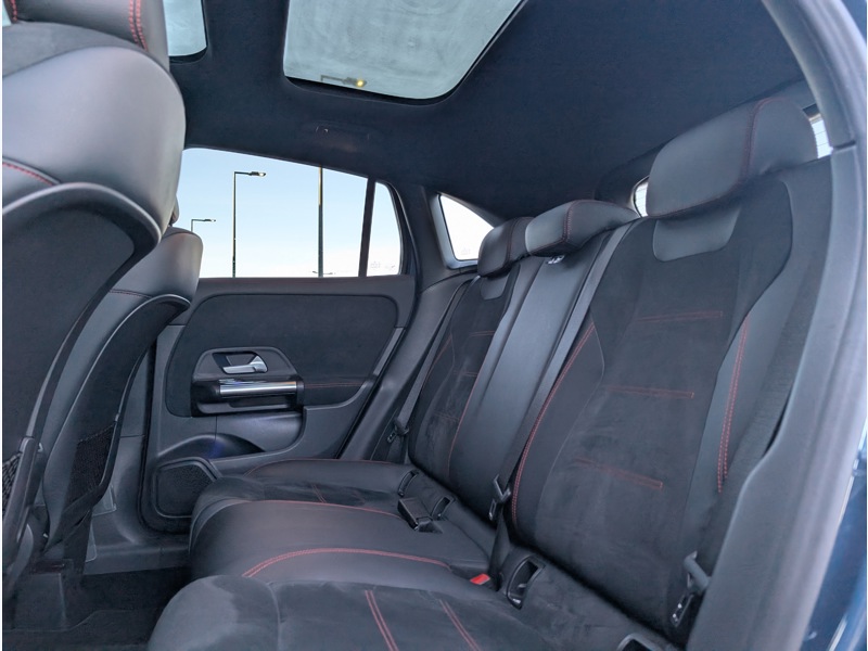 Image Mercedes-Benz GLA 250 e  AMG LINE TO SIEGES AVANTS ELECTRIQUES MEMOIRES CHAUFFANTS MULTIBEAM CAMERA DE RECUL ATTELAGE 