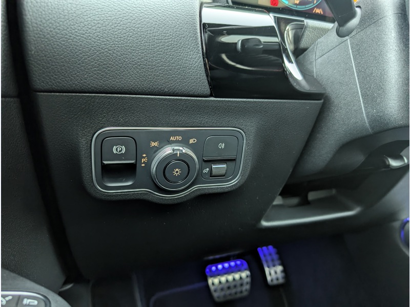 Image Mercedes-Benz GLA 250 e  AMG LINE TO SIEGES AVANTS ELECTRIQUES MEMOIRES CHAUFFANTS MULTIBEAM CAMERA DE RECUL ATTELAGE 