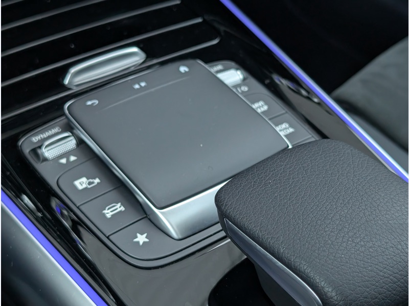 Image Mercedes-Benz GLA 250 e  AMG LINE TO SIEGES AVANTS ELECTRIQUES MEMOIRES CHAUFFANTS MULTIBEAM CAMERA DE RECUL ATTELAGE 