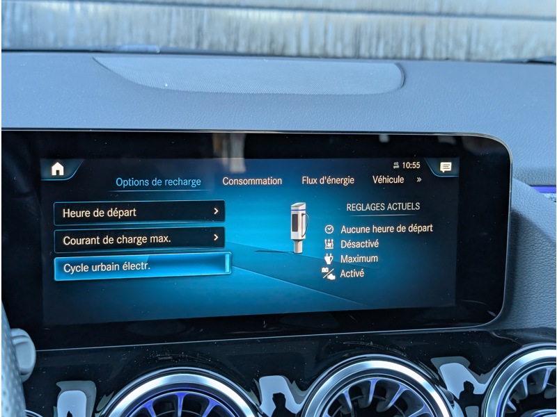 Image Mercedes-Benz GLA 250 e  AMG LINE TO SIEGES AVANTS ELECTRIQUES MEMOIRES CHAUFFANTS MULTIBEAM CAMERA DE RECUL ATTELAGE 