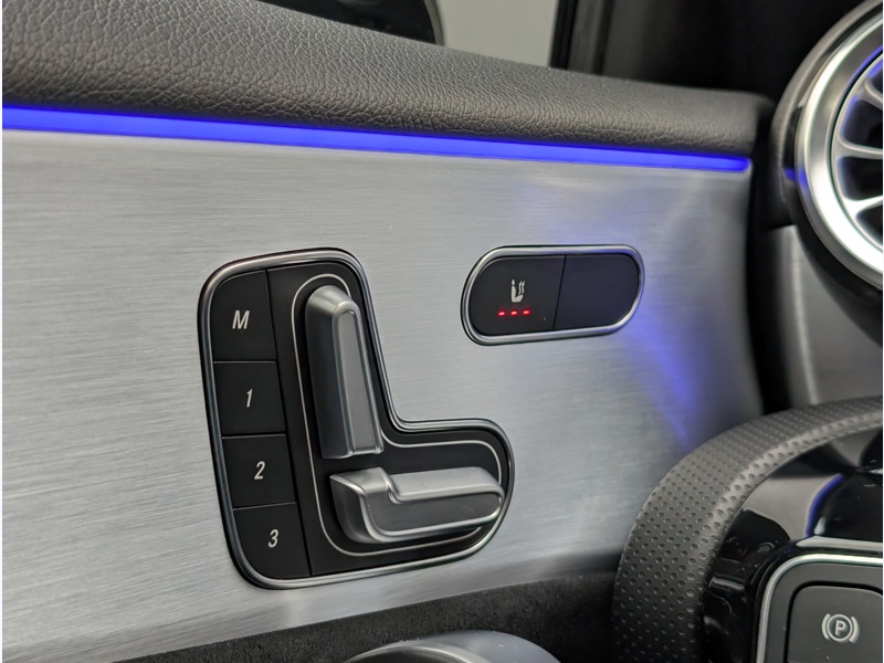 Image Mercedes-Benz CLASSE A 250 e Berline  AMG LINE TO SIEGES AVANTS ELECTRIQUES MEMOIRES CHAUFFANTS MULTIBEAM BURMEISTER CAMERA