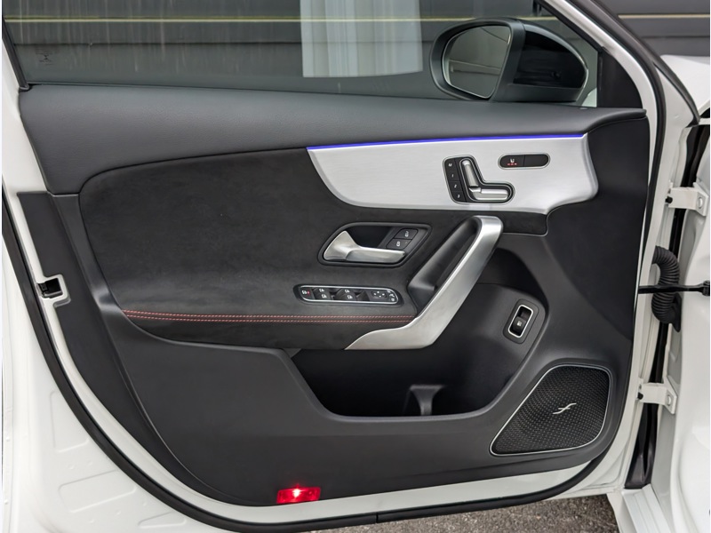 Image Mercedes-Benz CLASSE A 250 e Berline  AMG LINE TO SIEGES AVANTS ELECTRIQUES MEMOIRES CHAUFFANTS MULTIBEAM BURMEISTER CAMERA