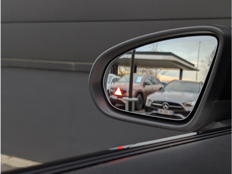 Image Mercedes-Benz CLASSE A 250 e Berline  AMG LINE TO SIEGES AVANTS ELECTRIQUES MEMOIRES CHAUFFANTS MULTIBEAM BURMEISTER CAMERA