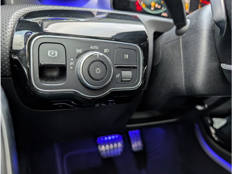 Image Mercedes-Benz CLASSE A 250 e Berline  AMG LINE TO SIEGES AVANTS ELECTRIQUES MEMOIRES CHAUFFANTS MULTIBEAM BURMEISTER CAMERA