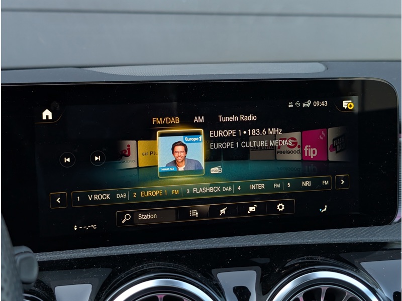 Image Mercedes-Benz CLASSE A 250 e AMG Line TO SIEGES ELECTRIQUES MEMOIRES CHAUFFANTS CAMERA DE RECUL MULTIBEAM SONORISATION ADVA