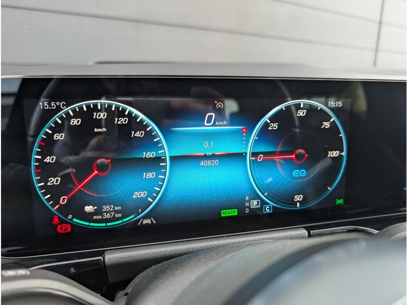 Image Mercedes-Benz EQA 350 4MATIC AMG LINE TO CAMERA 360° HUD SIEGES AVANT ELECTRIQUES MEMOIRES CHAUFFANTS SONORISATON ADVA