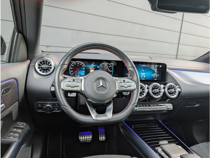 Image Mercedes-Benz EQA 350 4MATIC AMG LINE TO CAMERA 360° HUD SIEGES AVANT ELECTRIQUES MEMOIRES CHAUFFANTS SONORISATON ADVA