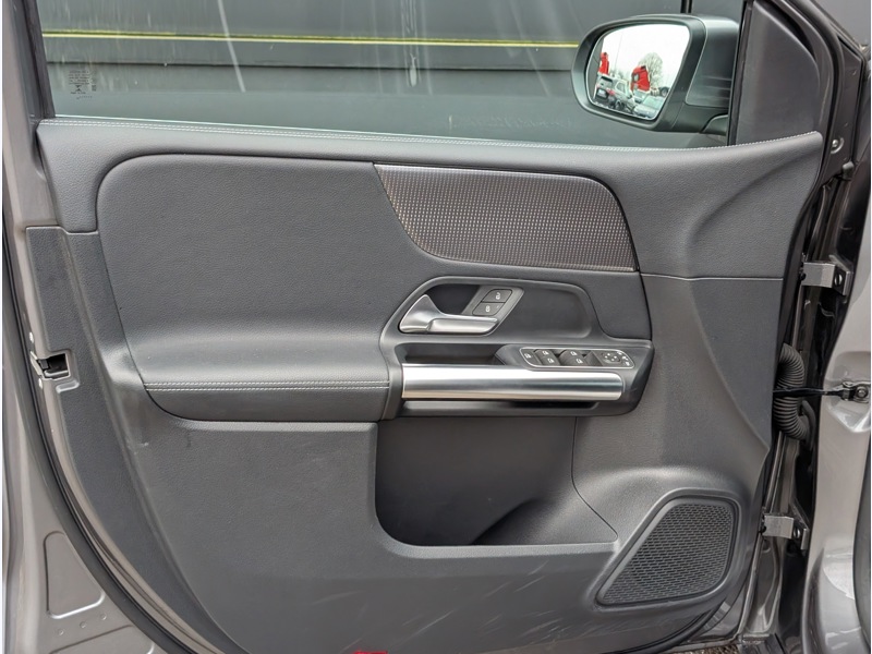 Image Mercedes-Benz CLASSE B 180  PROGRESSIVE LINE CAMERA DE RECUL PROJECTEURS LED BOITE DE VITESSES MANUELLE A 6 RAPPORTS REGULA