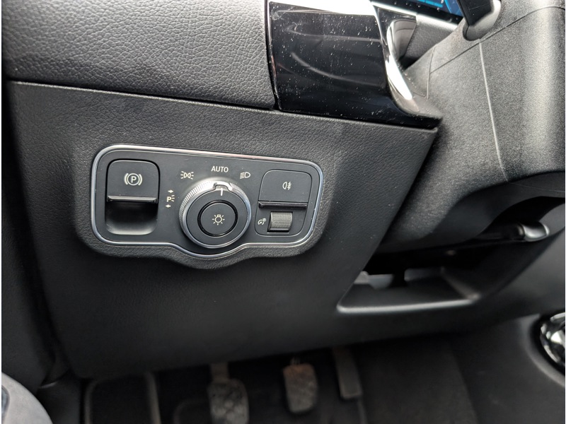 Image Mercedes-Benz CLASSE B 180  PROGRESSIVE LINE CAMERA DE RECUL PROJECTEURS LED BOITE DE VITESSES MANUELLE A 6 RAPPORTS REGULA