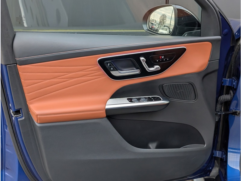 Image Mercedes-Benz GLC SUV GLC 300 de 4MATIC  AMG LINE TO SIEGES AVANTS ELECTRIQUES MEMOIRES CHAUFFANTS INTEGRATION SMARTPHONE 