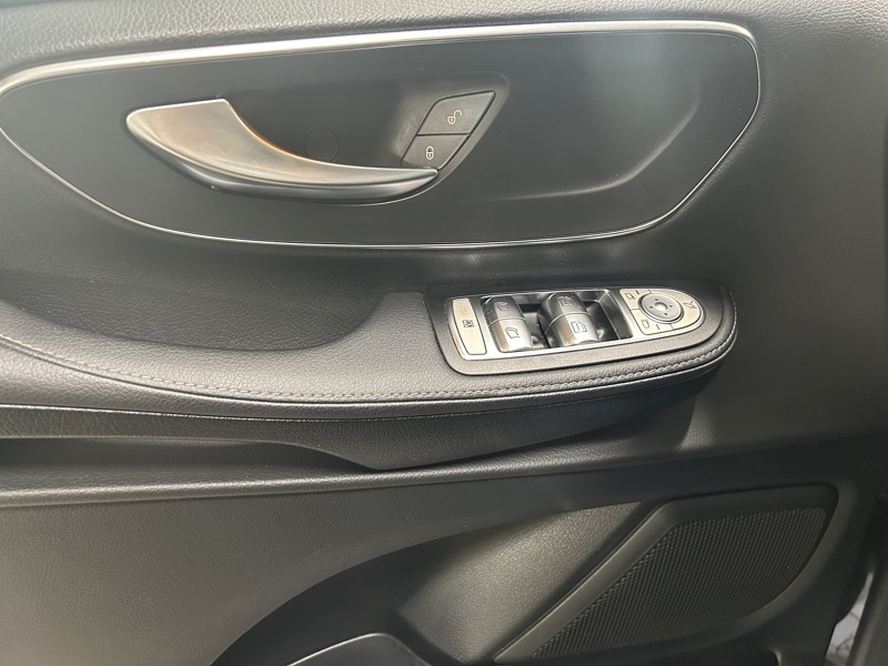 Image Mercedes-Benz CLASSE V V 300 d AVANTGARDE Extra long AVANTGARDE 