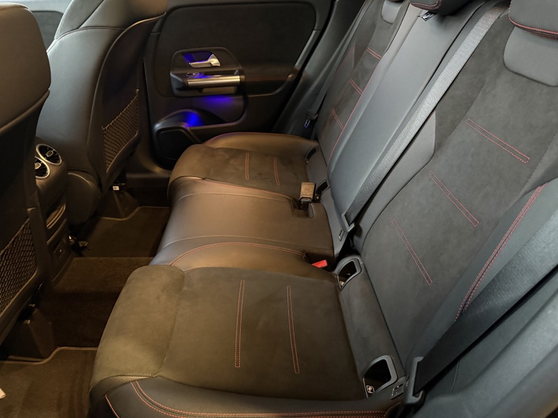 Image Mercedes-Benz GLA 200 d AMG Line  Full Led Toit Ouvrant Apple CarPlay