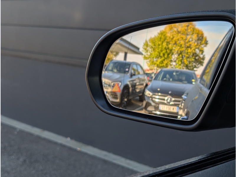 Image Mercedes-Benz GLB 200 d AMG Line ATTELAGE TO SIEGES ELECTRIQUES MEMOIRES CHAUFFANTS BURMESTER CAMERA 360 ATTELAGE INTE