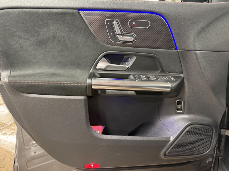 Image Mercedes-Benz GLA 220 d 4MATIC AMG Line  Toit Ouvrant Full Led Apple CarPlay 