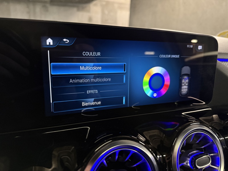 Image Mercedes-Benz GLA 220 d 4MATIC AMG Line  Toit Ouvrant Full Led Apple CarPlay 