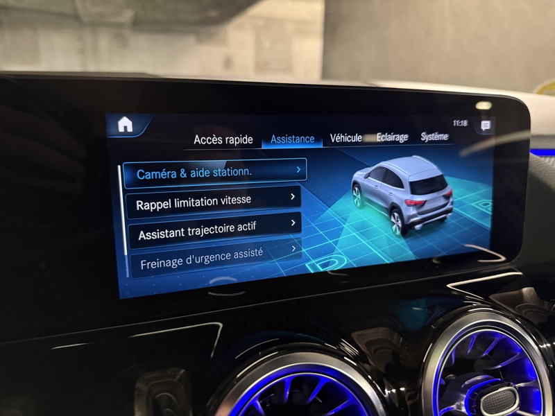 Image Mercedes-Benz GLA 220 d 4MATIC AMG Line  Toit Ouvrant Full Led Apple CarPlay 