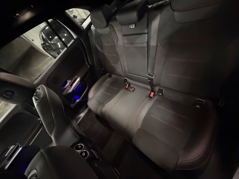 Image Mercedes-Benz EQA 250 AMG Line  Full Led Apple CarPlay Pack Black