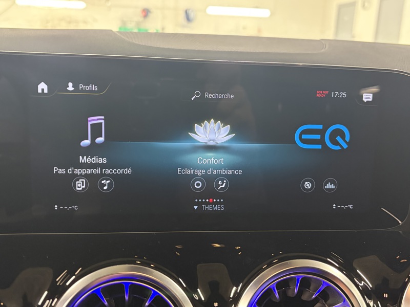 Image Mercedes-Benz EQA 250 AMG Line  Full Led Apple CarPlay Pack Black