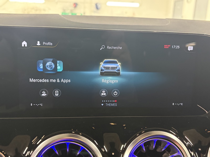 Image Mercedes-Benz EQA 250 AMG Line  Full Led Apple CarPlay Pack Black