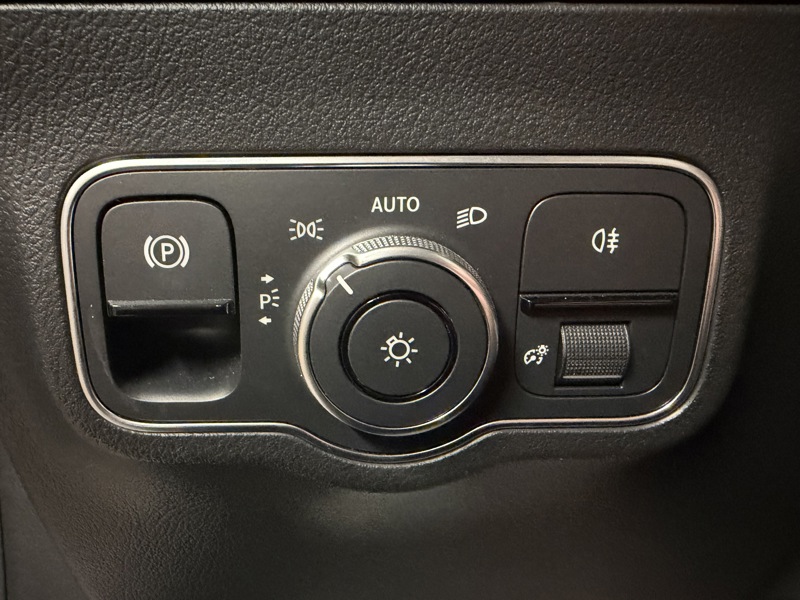 Image Mercedes-Benz EQA 250 AMG Line  Full Led Apple CarPlay Pack Black