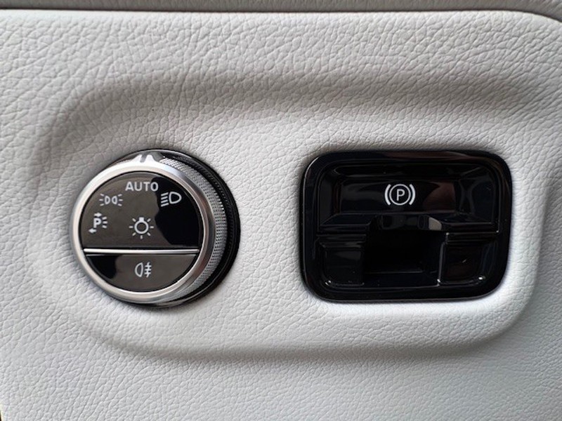 Image Mercedes-Benz EQE SUV 500 4MATIC SUV Electric Art Digital light TO GPS Carplay Caméra 360 Burmester HUD Sièges cuir élec c