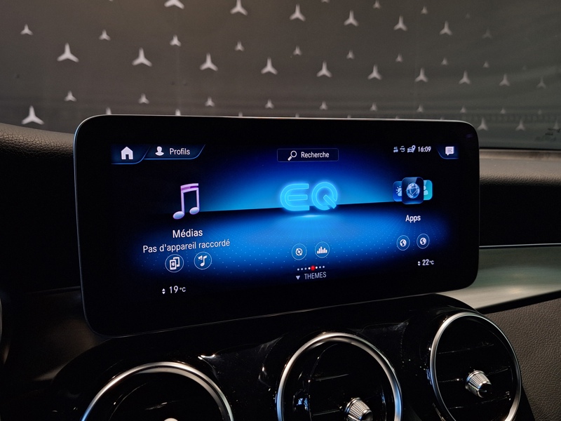 Image Mercedes-Benz GLC SUV GLC 300e 4MATIC SUV AMG Line  